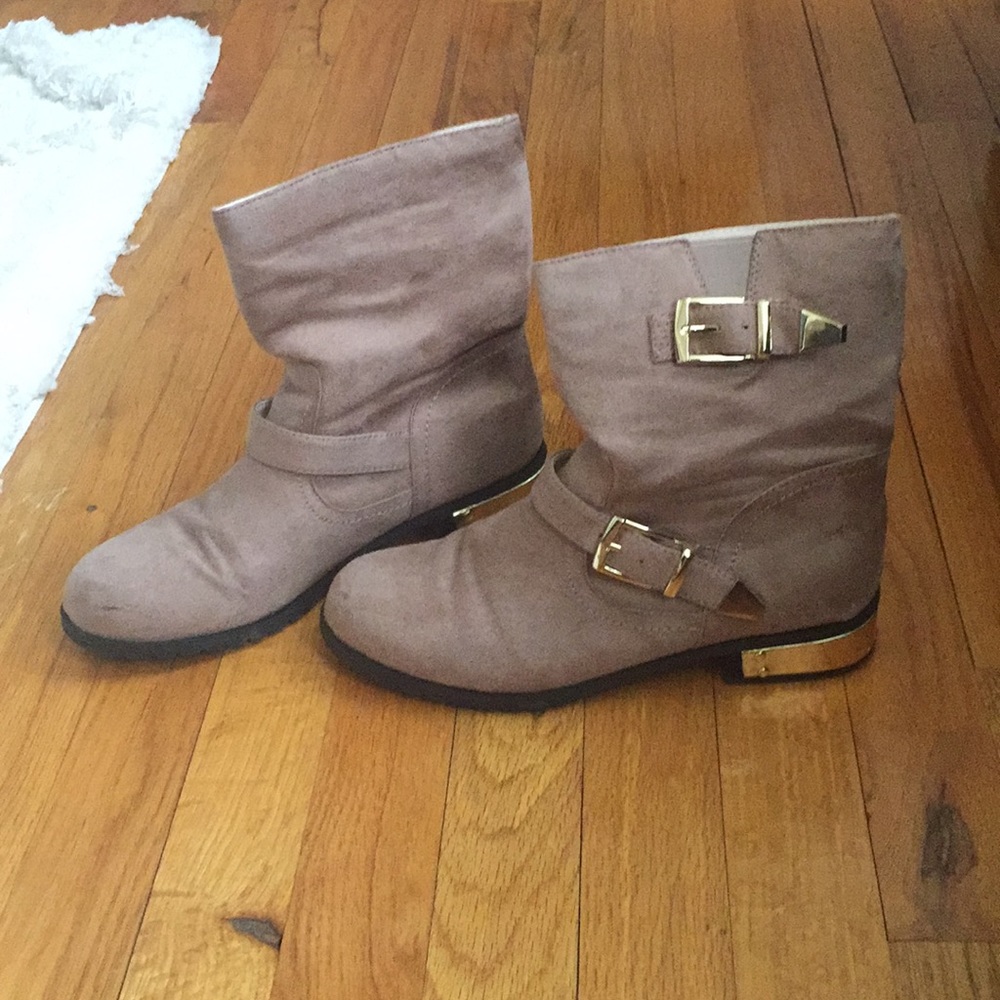 ASHRO booties 👢👏🏼👢